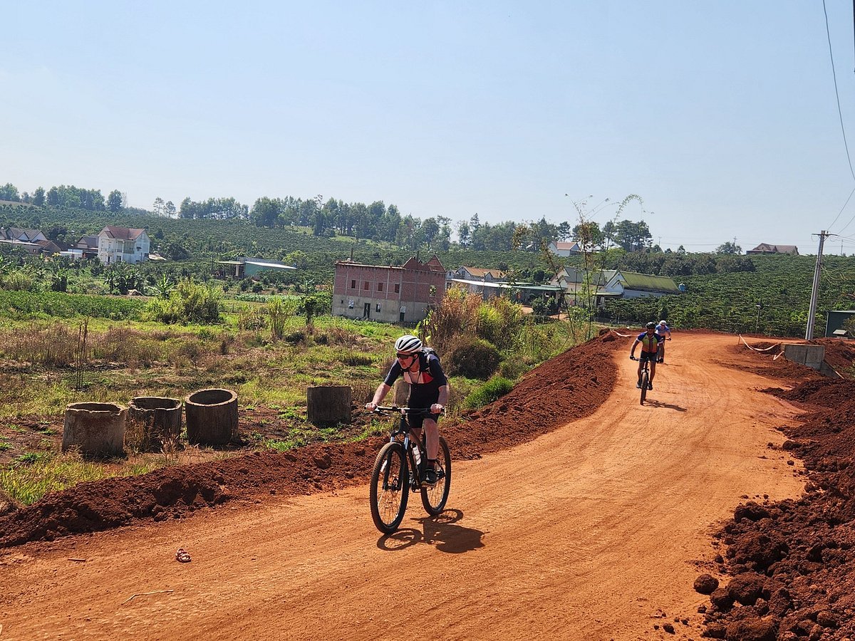 Cycling Tour via Backroads from Hanoi to Ho Chi Minh City 15 Days
